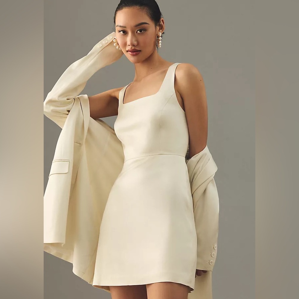 Cream Sheath Strapless Dress with Square Neckline